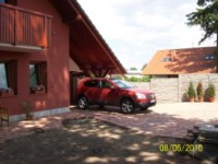 Dokončovací práce u rodinného domu – dlažba, bazén, terénní úpravy